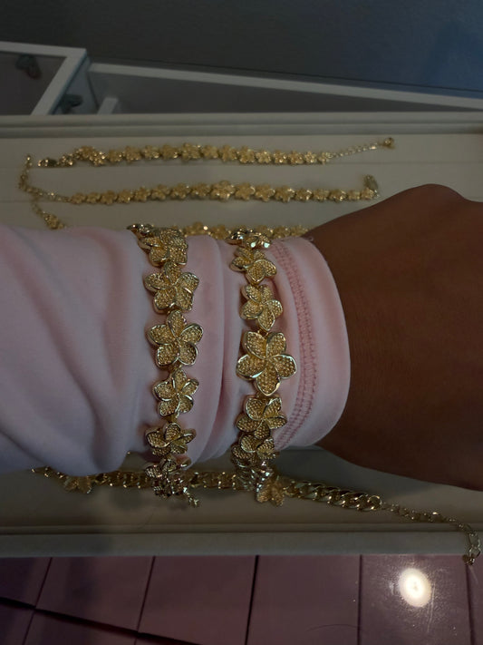 Gold Flower Bracelet✨